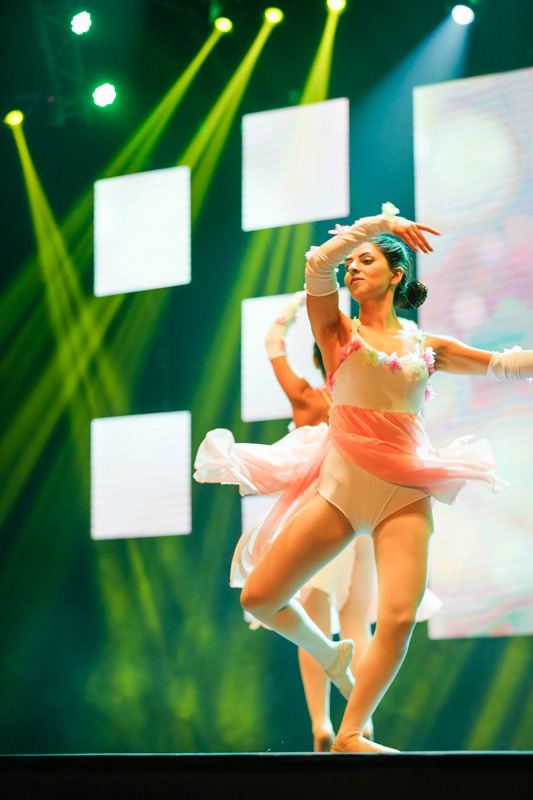 Tribe Dance Hold Your Dream 